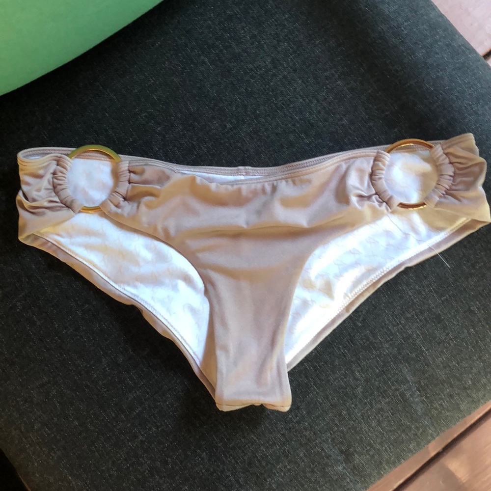Victoria’s Secret Bikini Bottom with gold rings💕